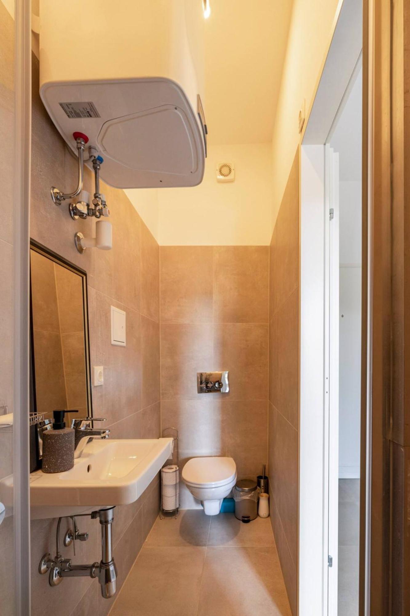 Apartment Near Schoenbrunn & Metro Viyana Dış mekan fotoğraf