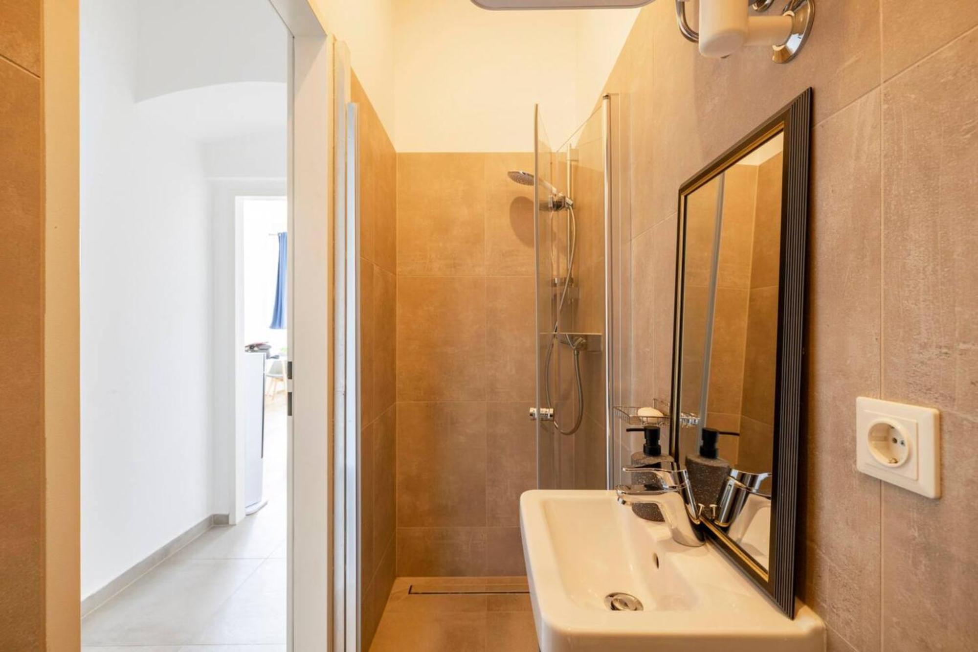 Apartment Near Schoenbrunn & Metro Viyana Dış mekan fotoğraf